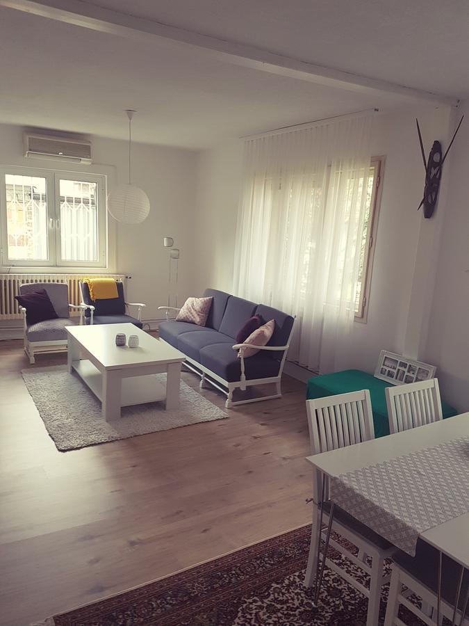 Cosy And Chic... Parking Included Lägenhet Sarajevo Exteriör bild